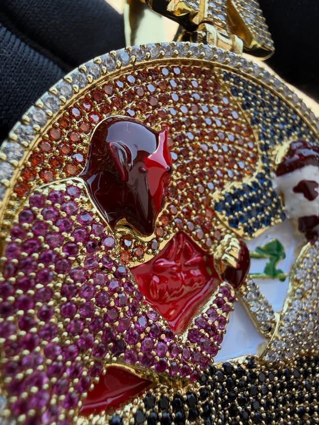 COLGANTE DIABLO CONTRA JESÚS